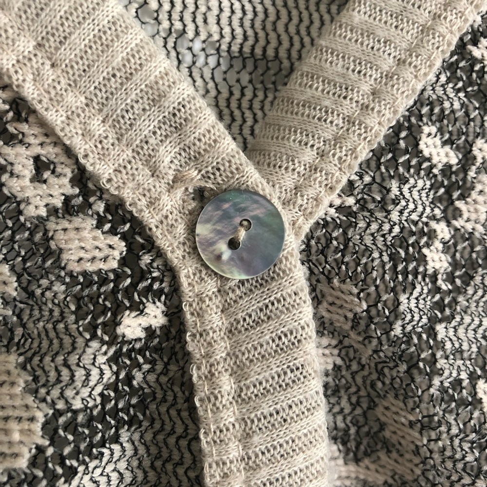 Wet Seal sheer patterned cardigan - Picture 6 of 7